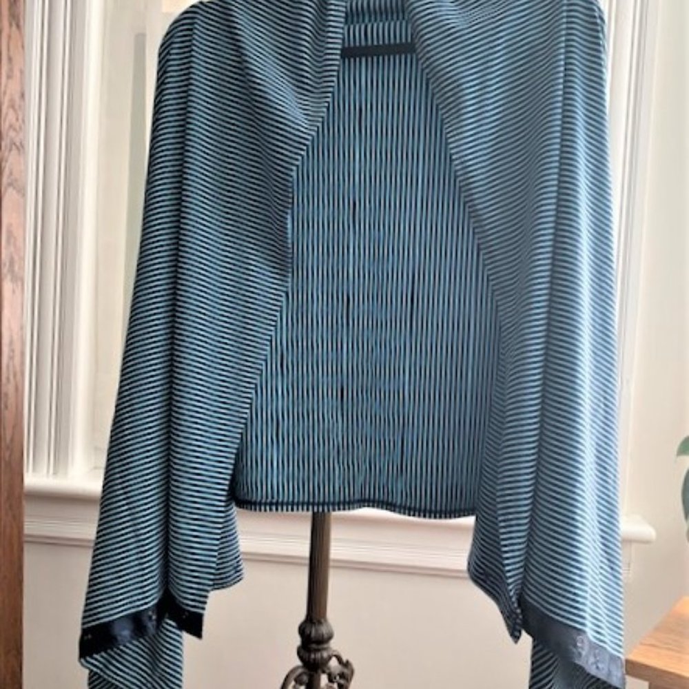 Versatile LULULEMON Vinyasa Scarf